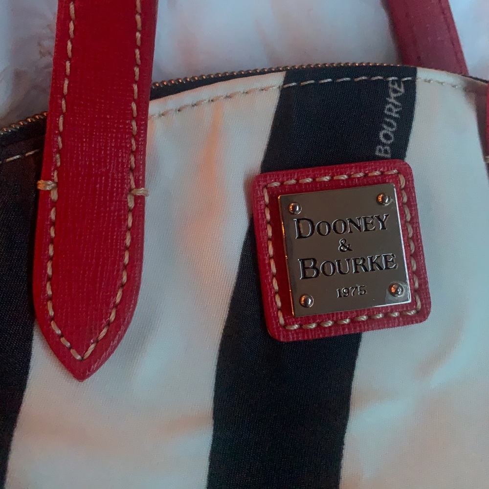 Dooney and Bourke crossbody/handbag